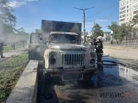 Грузовик воспламенился в центре Павлодара